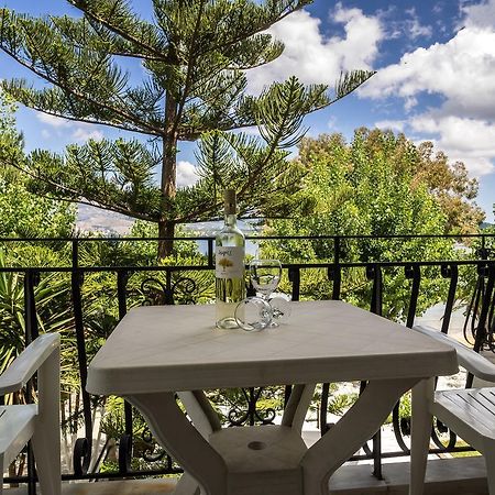 Sea Breeze Apartments Lixouri Exterior foto