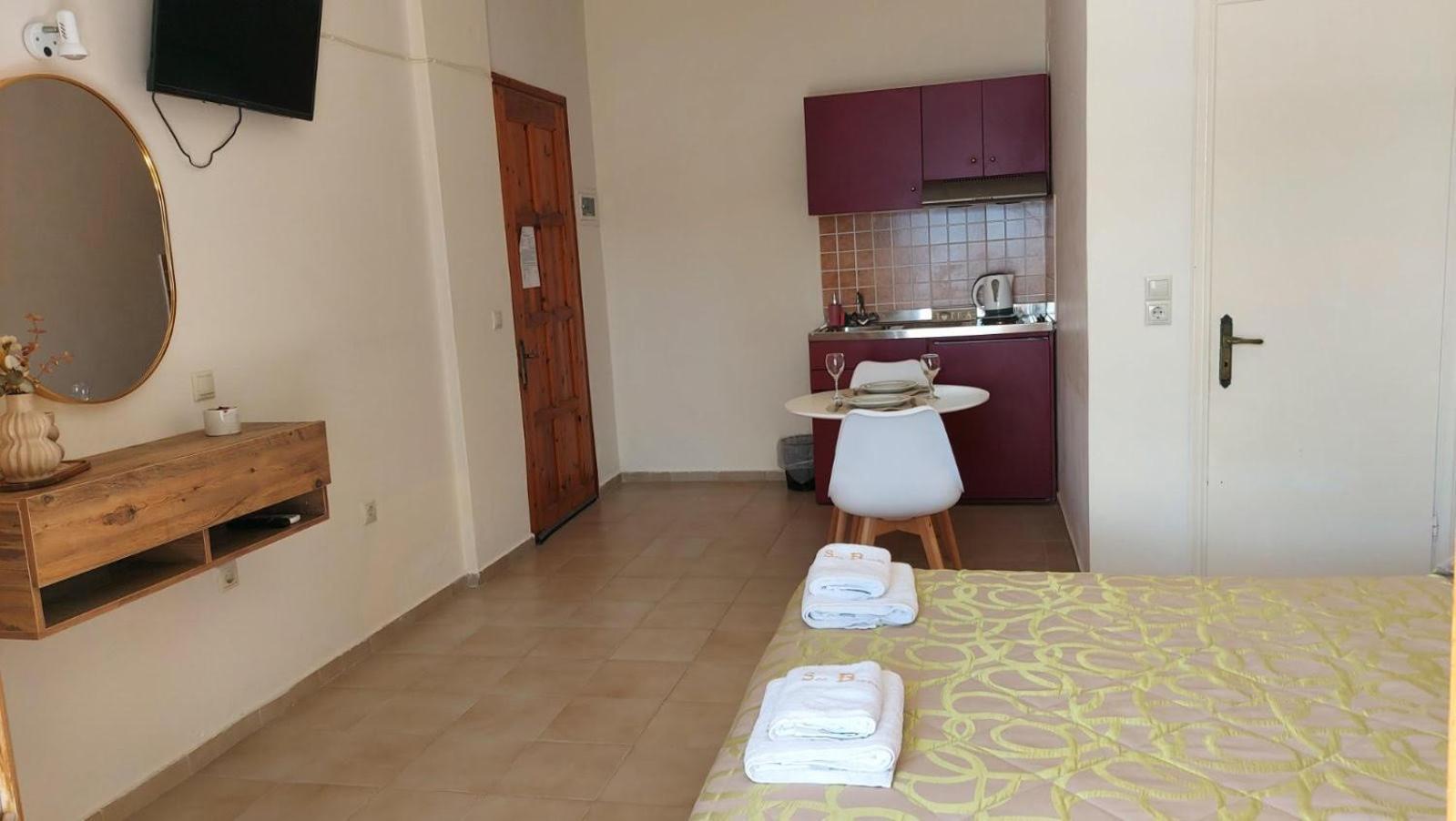 Sea Breeze Apartments Lixouri Exterior foto