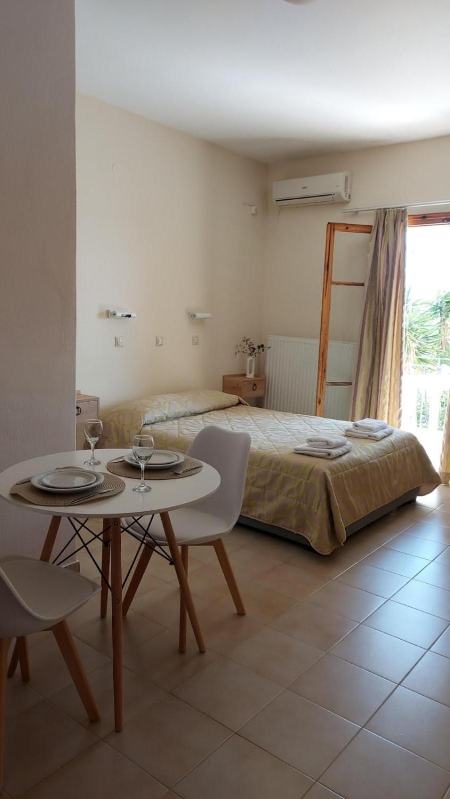 Sea Breeze Apartments Lixouri Exterior foto