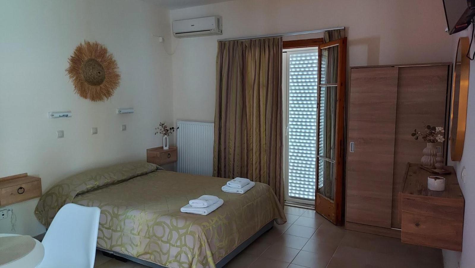 Sea Breeze Apartments Lixouri Exterior foto