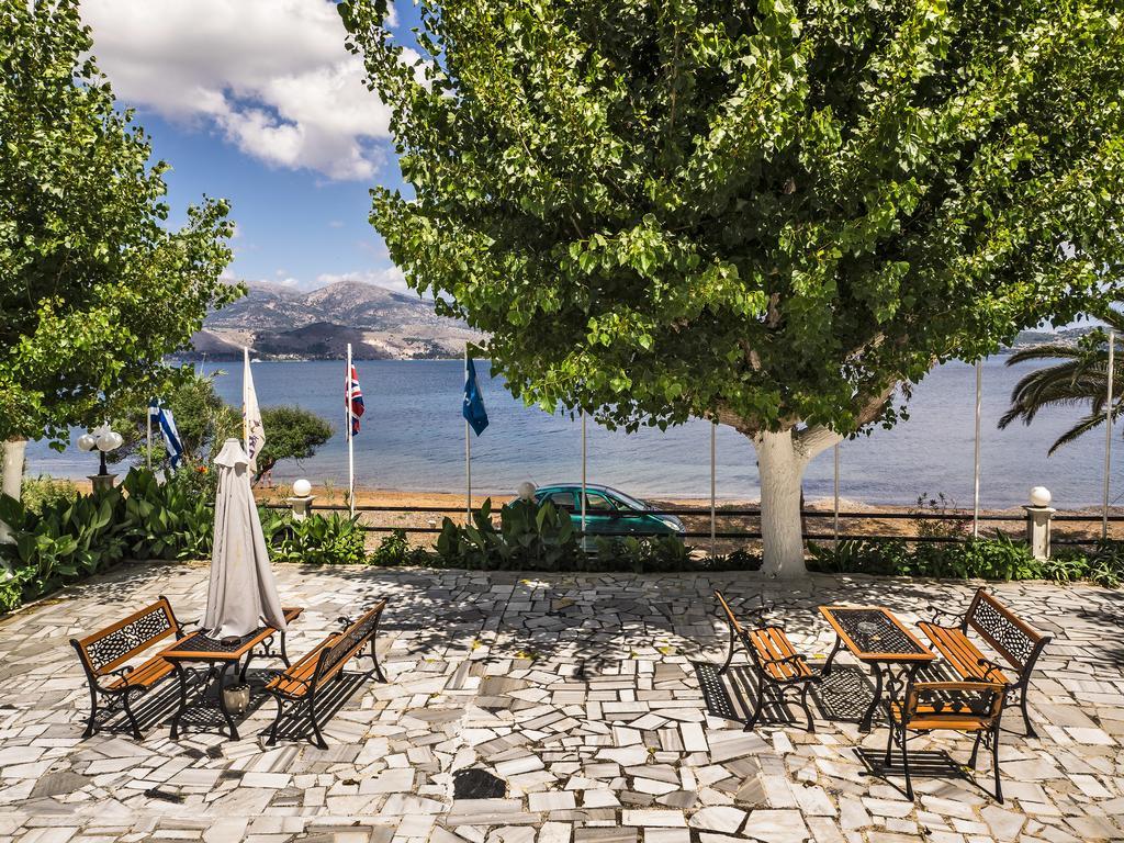 Sea Breeze Apartments Lixouri Exterior foto